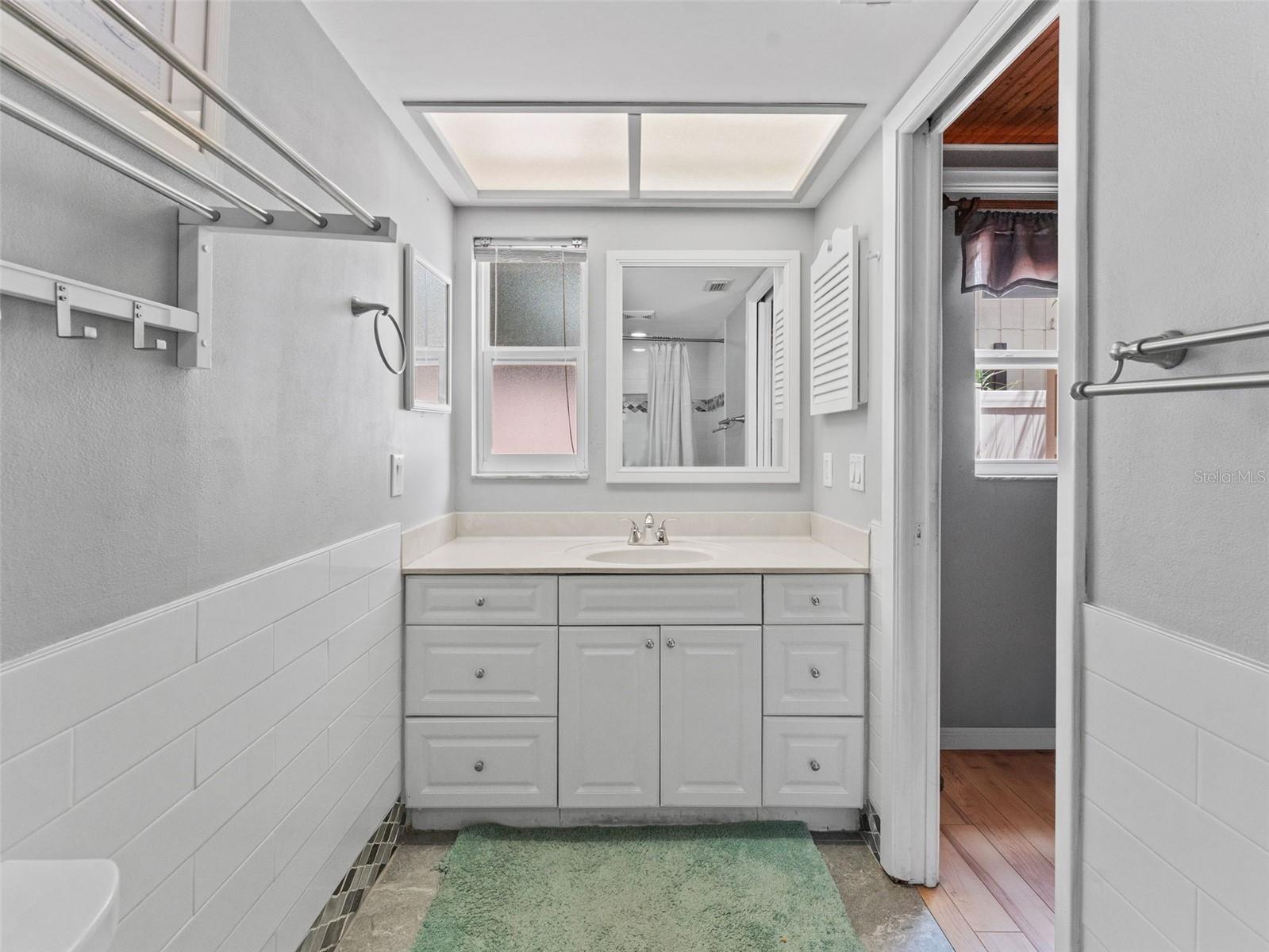 Image 17 of 33 For 1436 Wexford Drive N