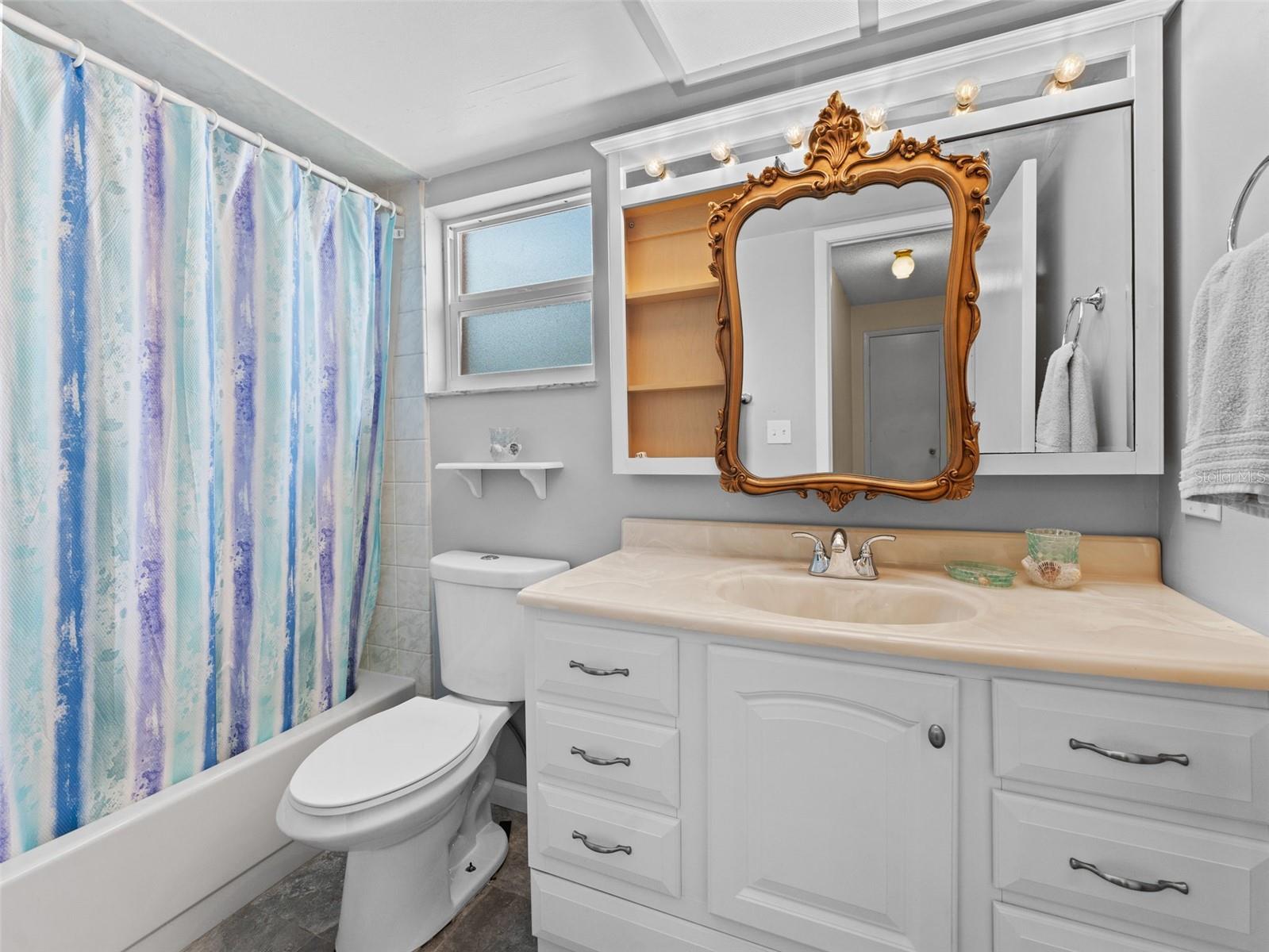 Image 23 of 33 For 1436 Wexford Drive N