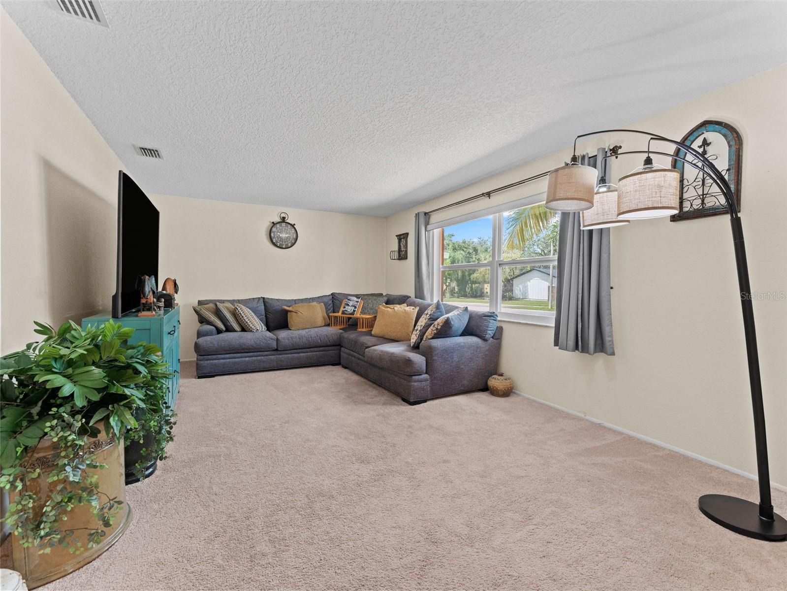 Image 5 of 33 For 1436 Wexford Drive N