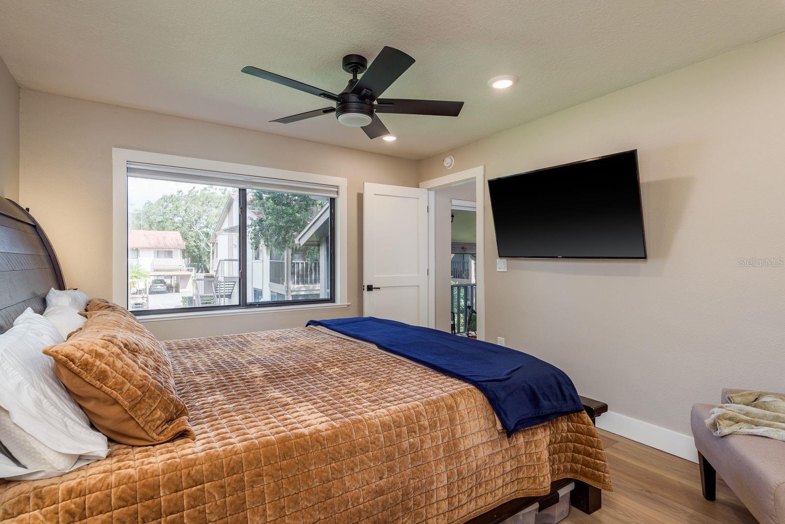 Image 21 of 35 For 511 Longfellow Court D