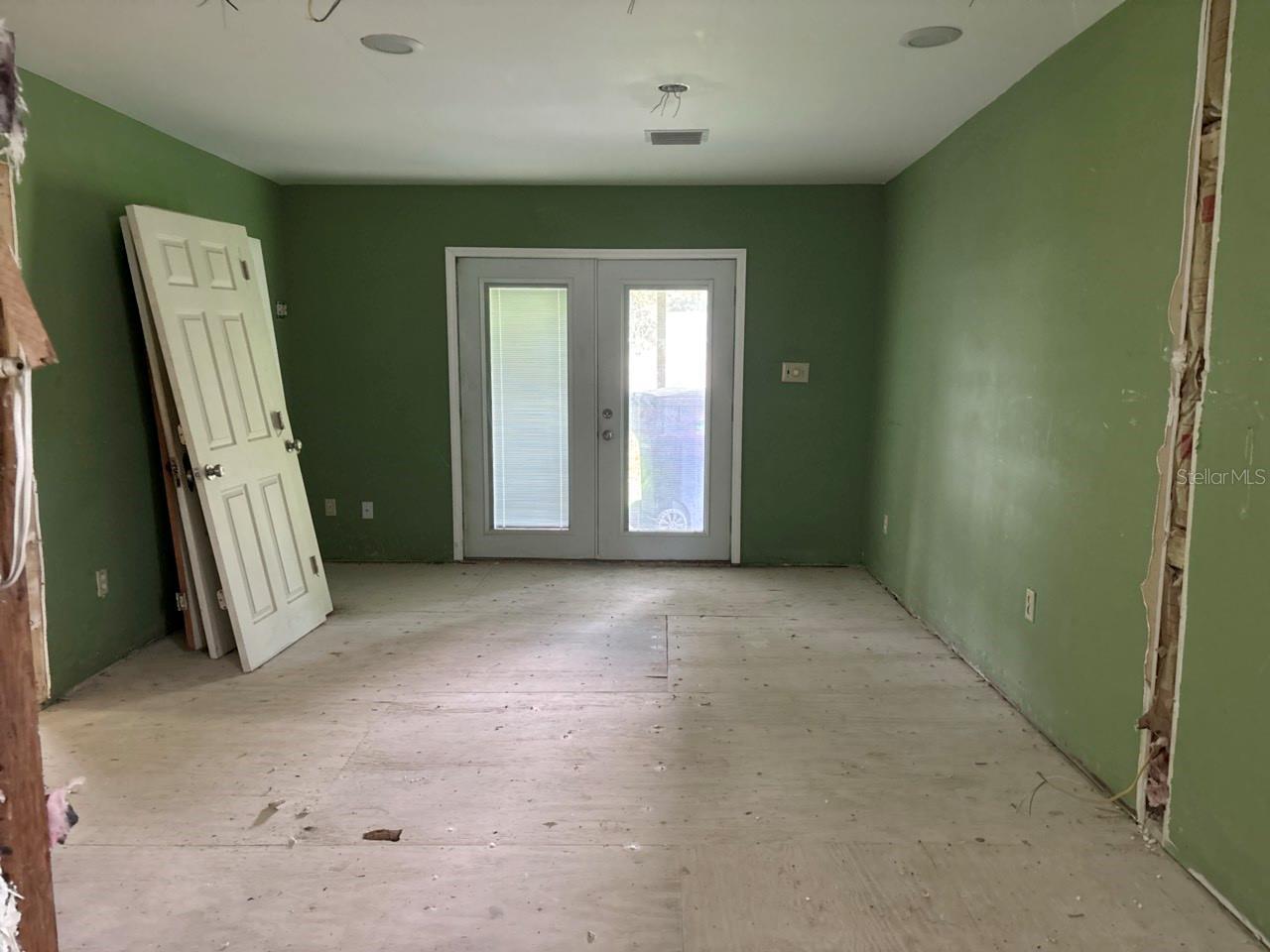 Image 11 of 12 For 307 Jean Street