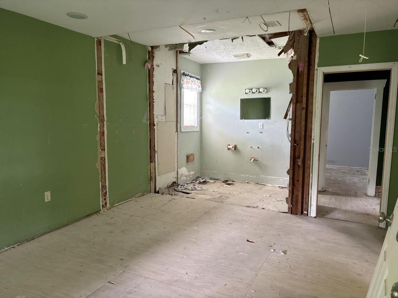 Image 12 of 12 For 307 Jean Street