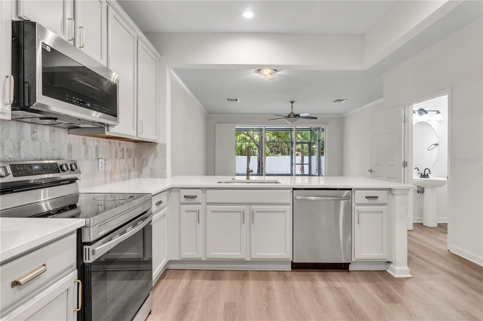 Image 10 of 26 For 6920 Charlotte Harbor Way