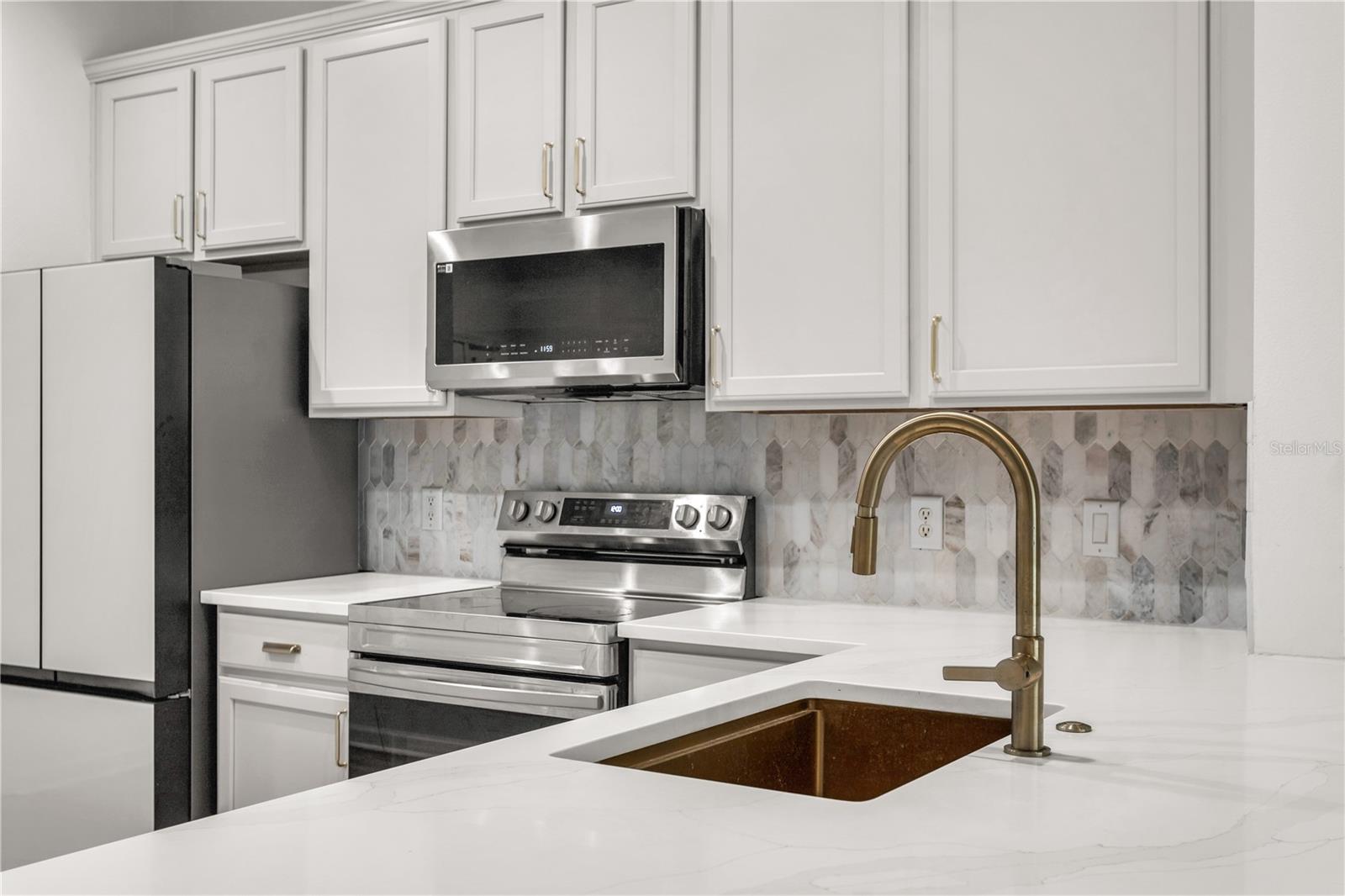Image 11 of 26 For 6920 Charlotte Harbor Way