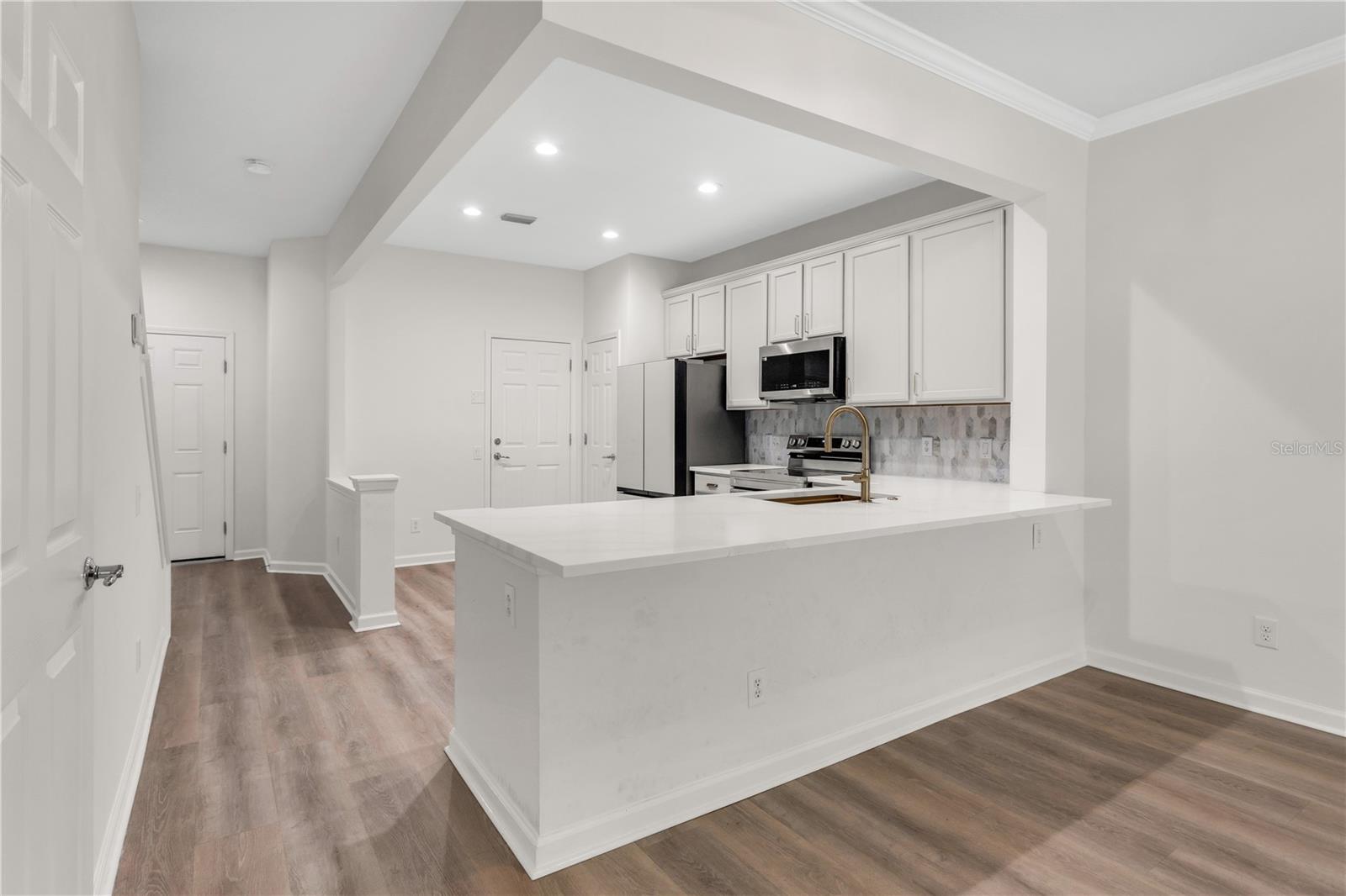 Image 7 of 26 For 6920 Charlotte Harbor Way