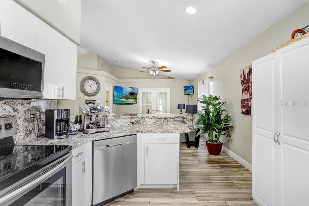 Image 11 of 39 For 8712 Fountain Avenue