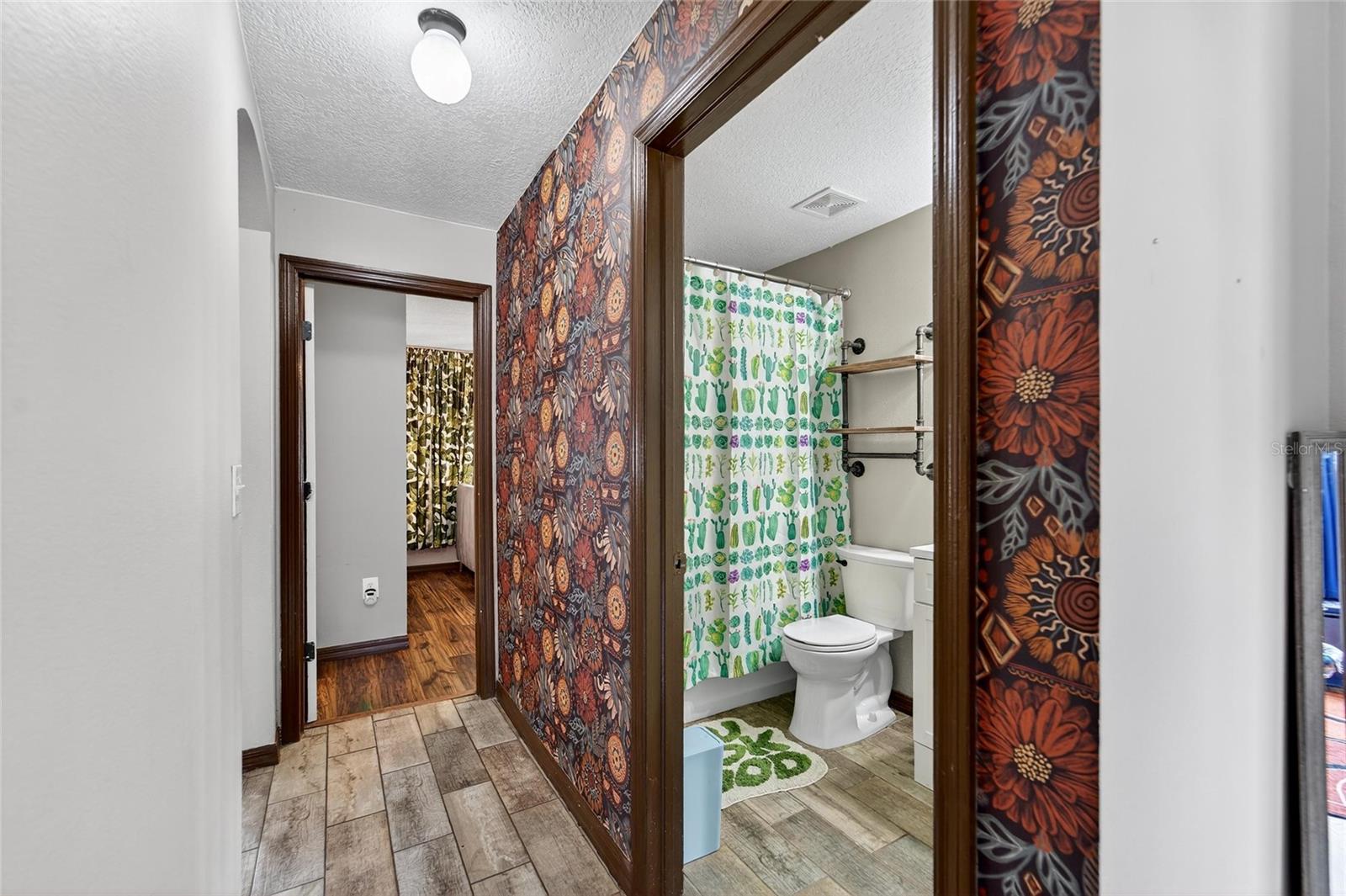 Image 21 of 52 For 4520 Reynolds Creek Avenue