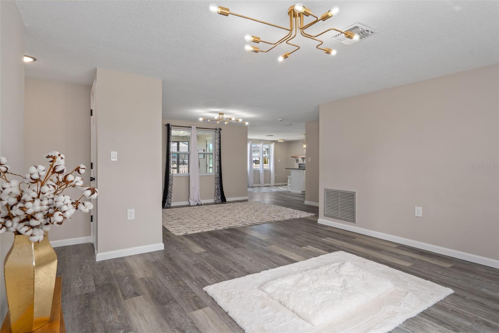 Image 11 of 65 For 13727 Gene Rossi Avenue