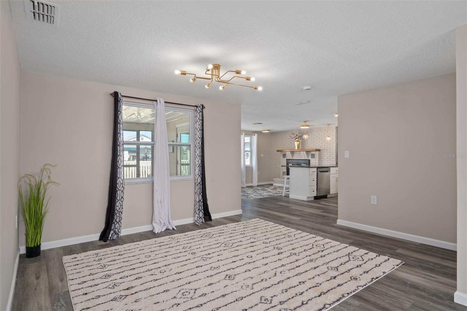 Image 14 of 65 For 13727 Gene Rossi Avenue