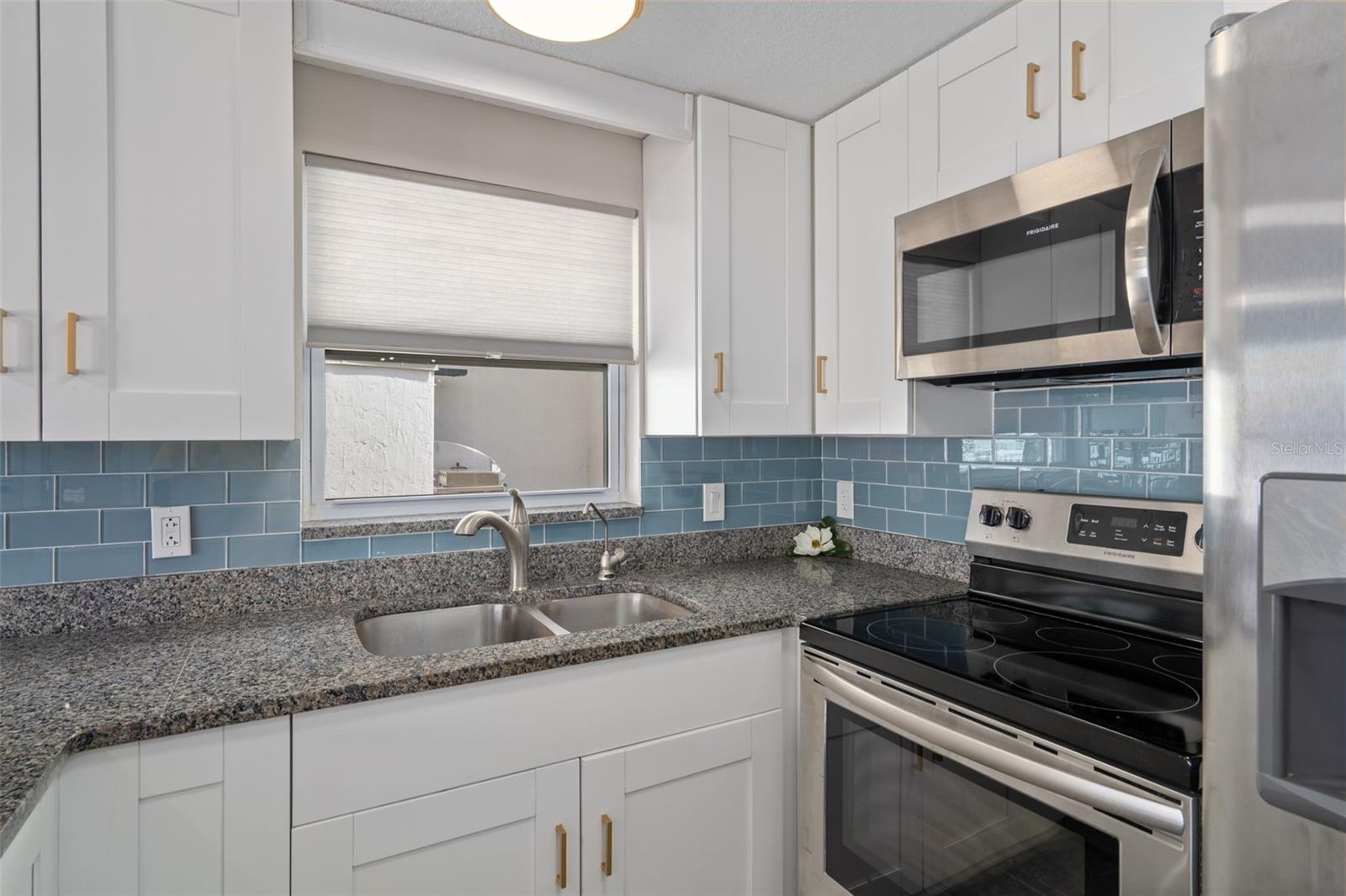 Image 18 of 65 For 13727 Gene Rossi Avenue