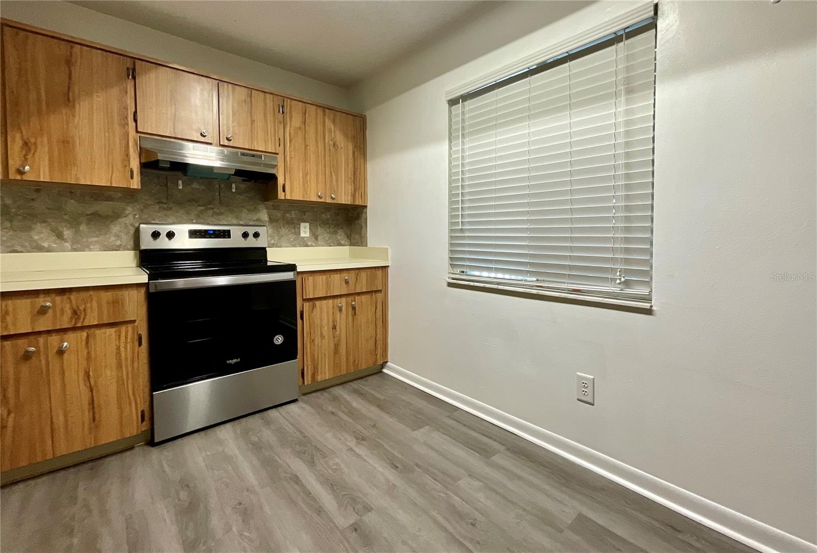 Image 7 of 41 For 11201 122nd Avenue 214