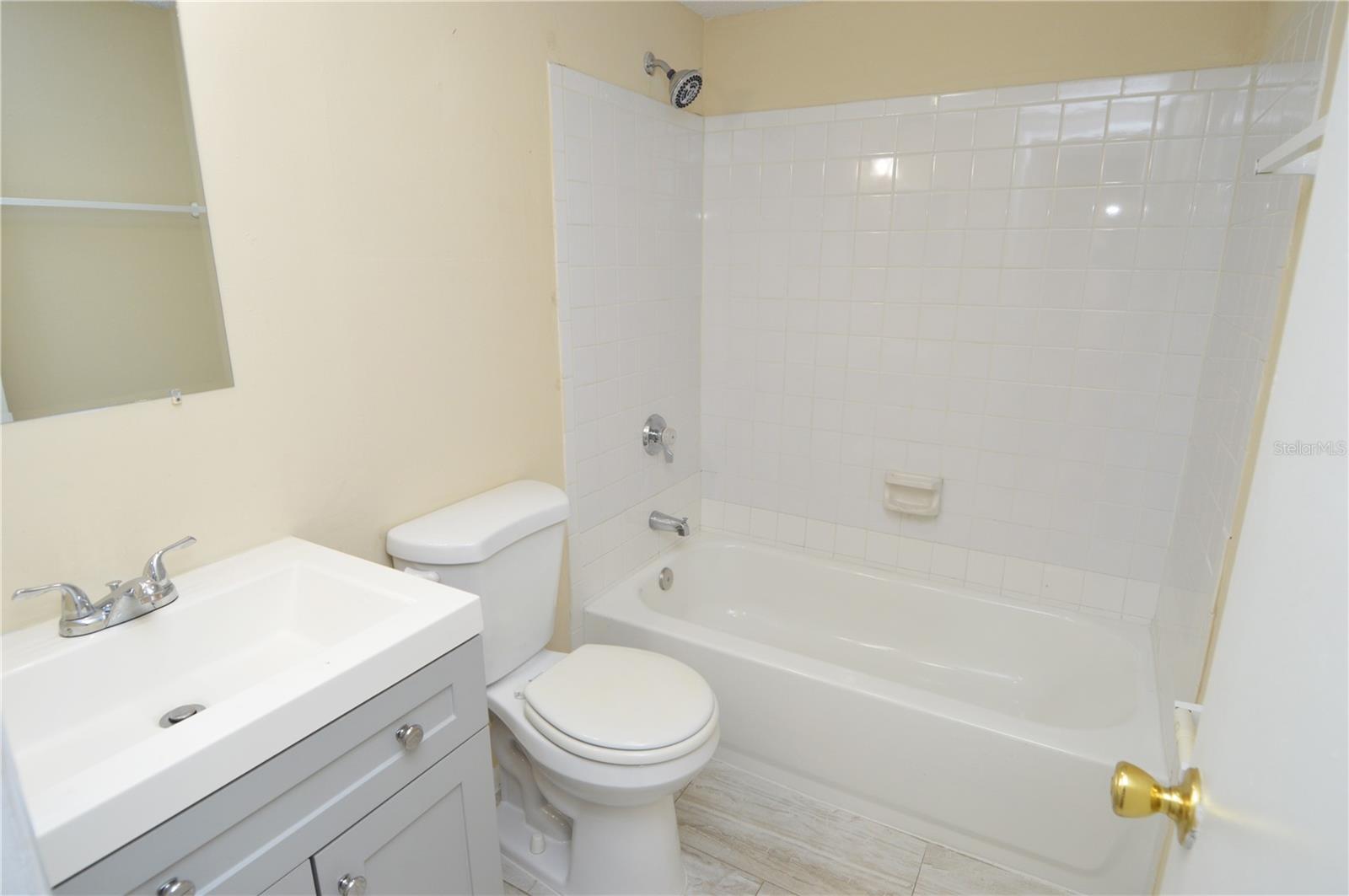 Image 21 of 95 For 8647 Mallard Reserve Drive 103