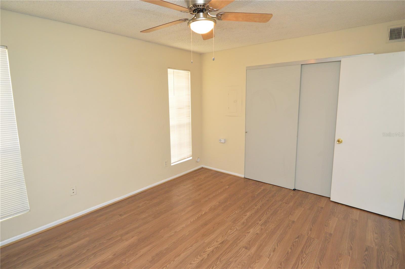 Image 32 of 95 For 8647 Mallard Reserve Drive 103