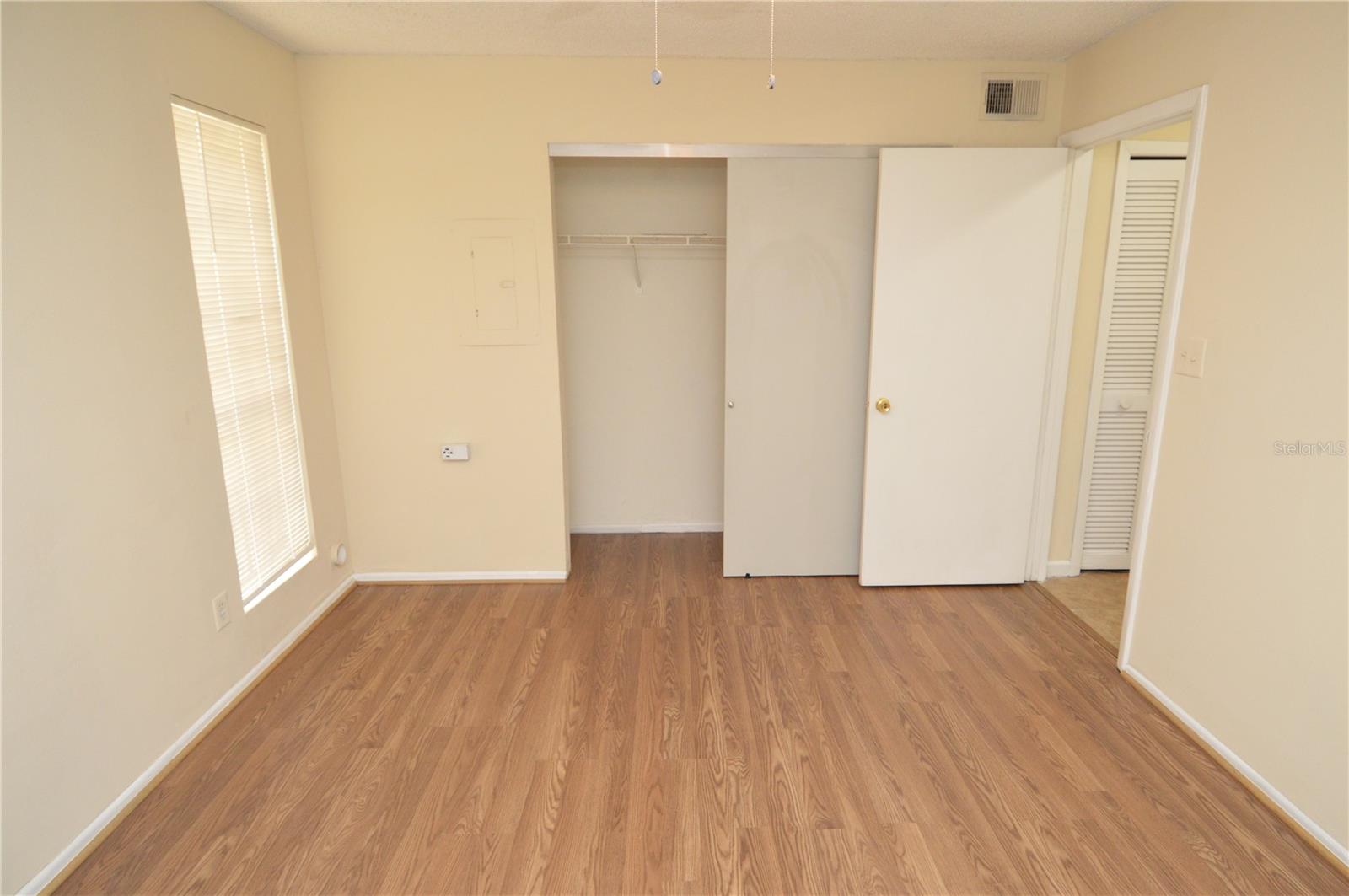 Image 33 of 95 For 8647 Mallard Reserve Drive 103