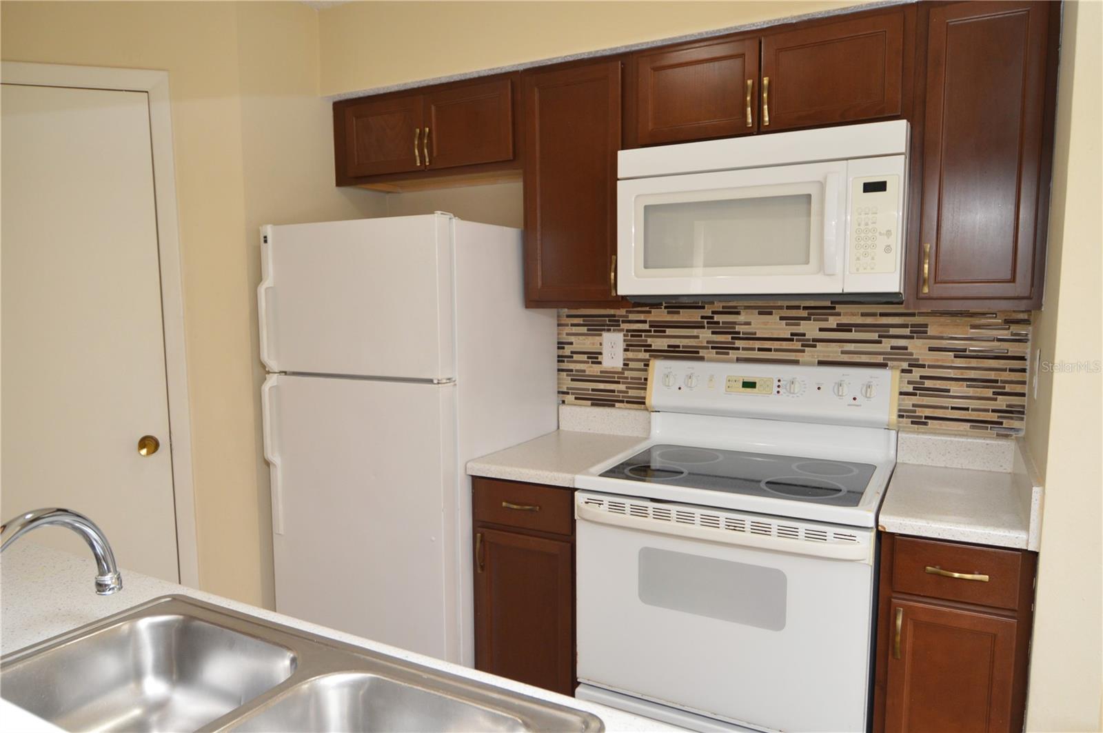 Image 5 of 95 For 8647 Mallard Reserve Drive 103