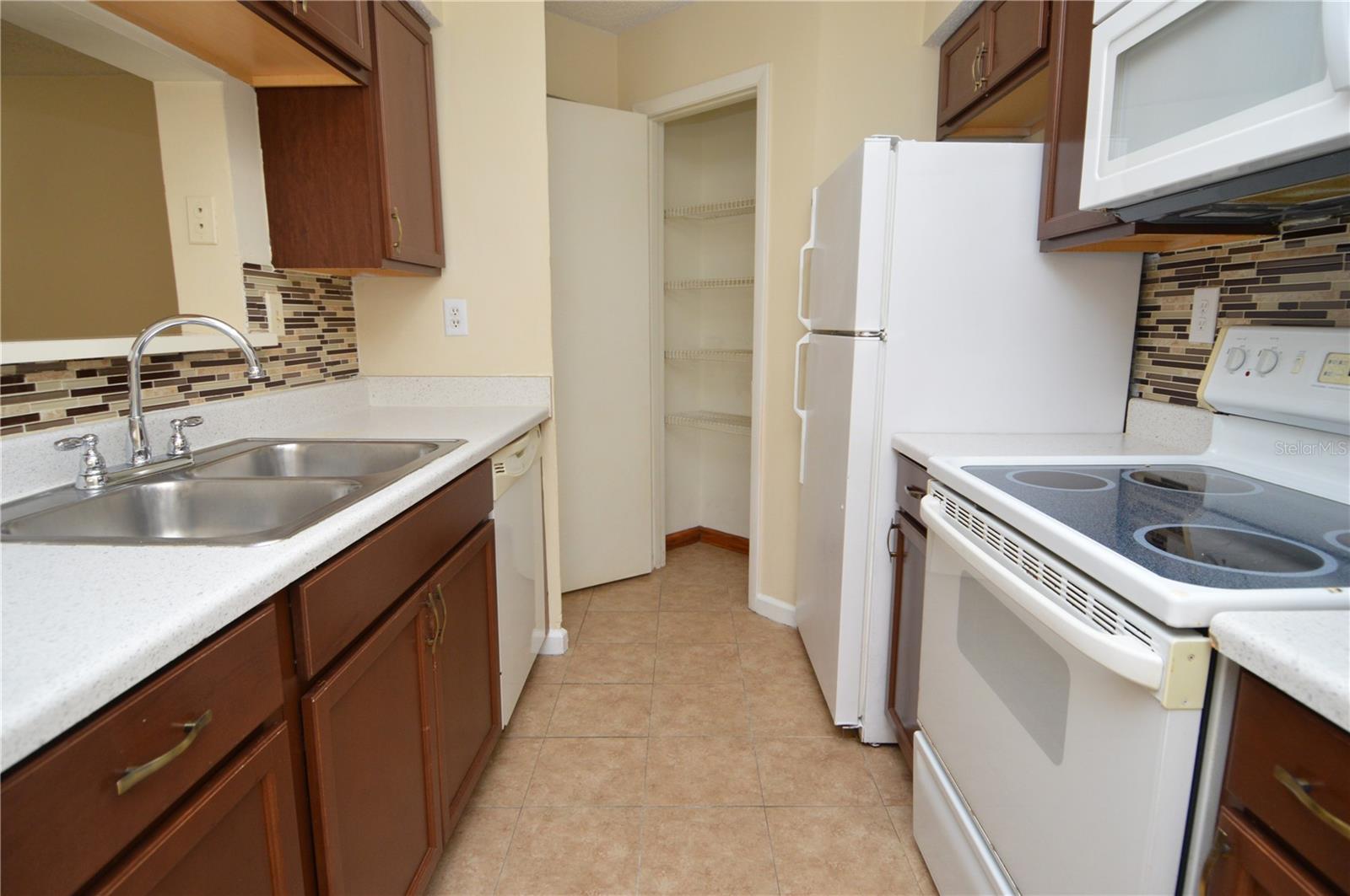 Image 7 of 95 For 8647 Mallard Reserve Drive 103