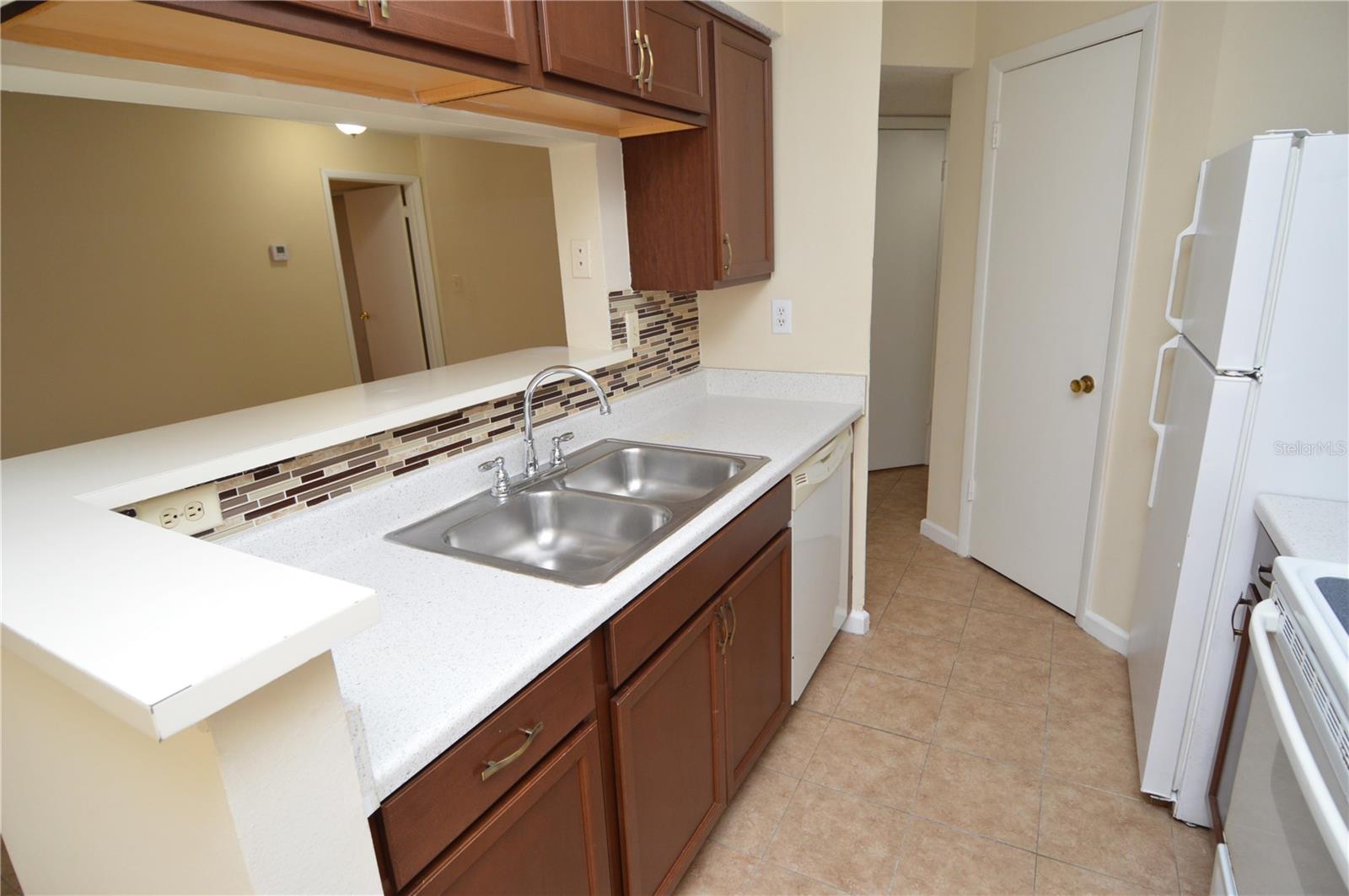 Image 8 of 95 For 8647 Mallard Reserve Drive 103