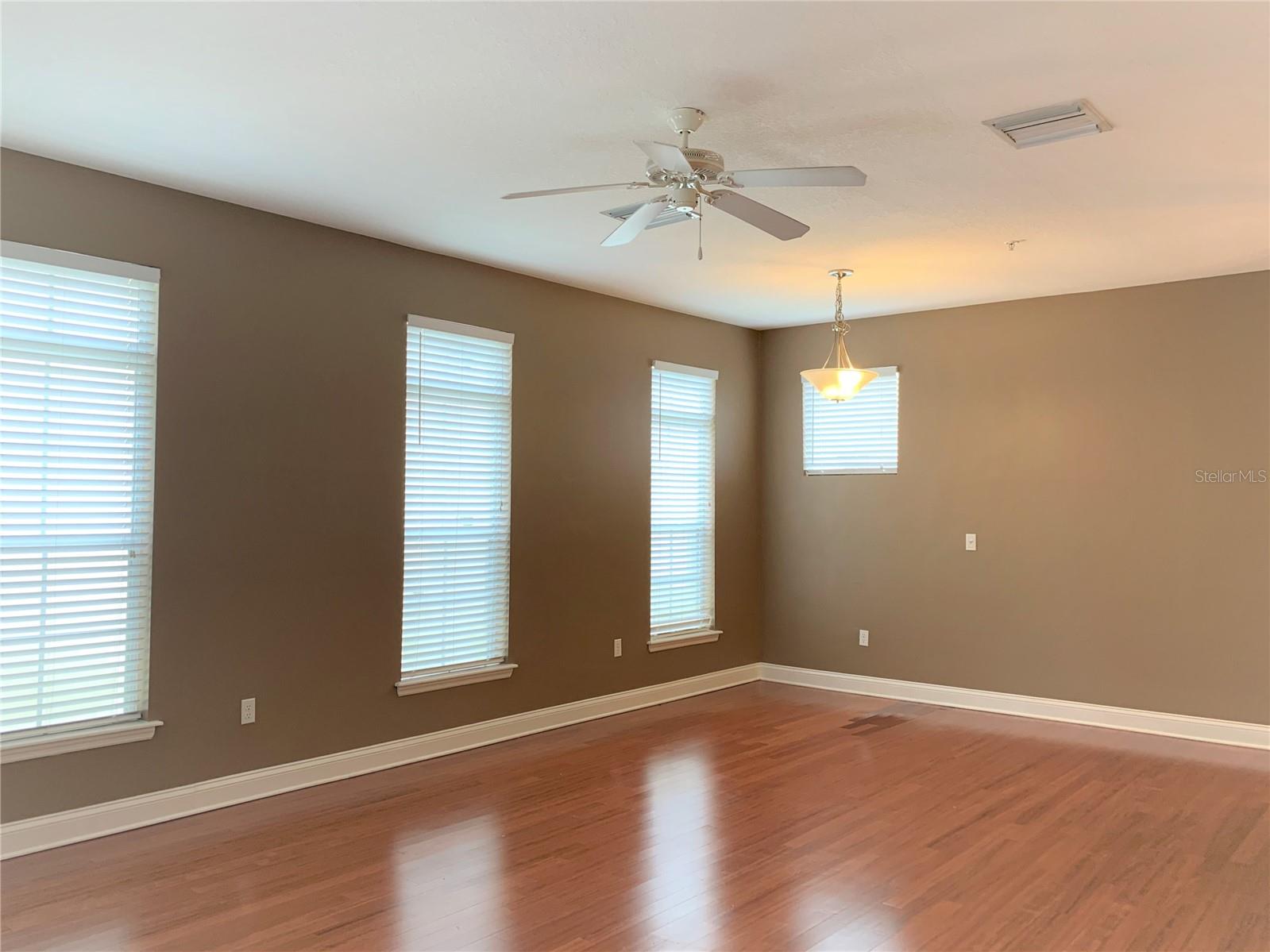 Image 6 of 26 For 4511 Legacy Park Drive