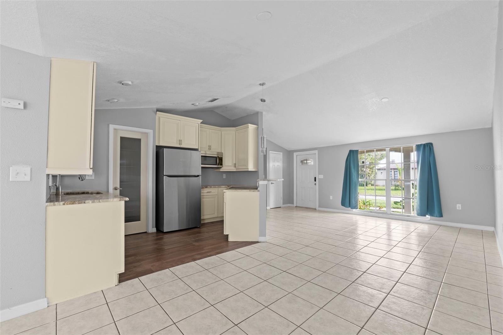 Image 11 of 74 For 7135 Flaggler Drive