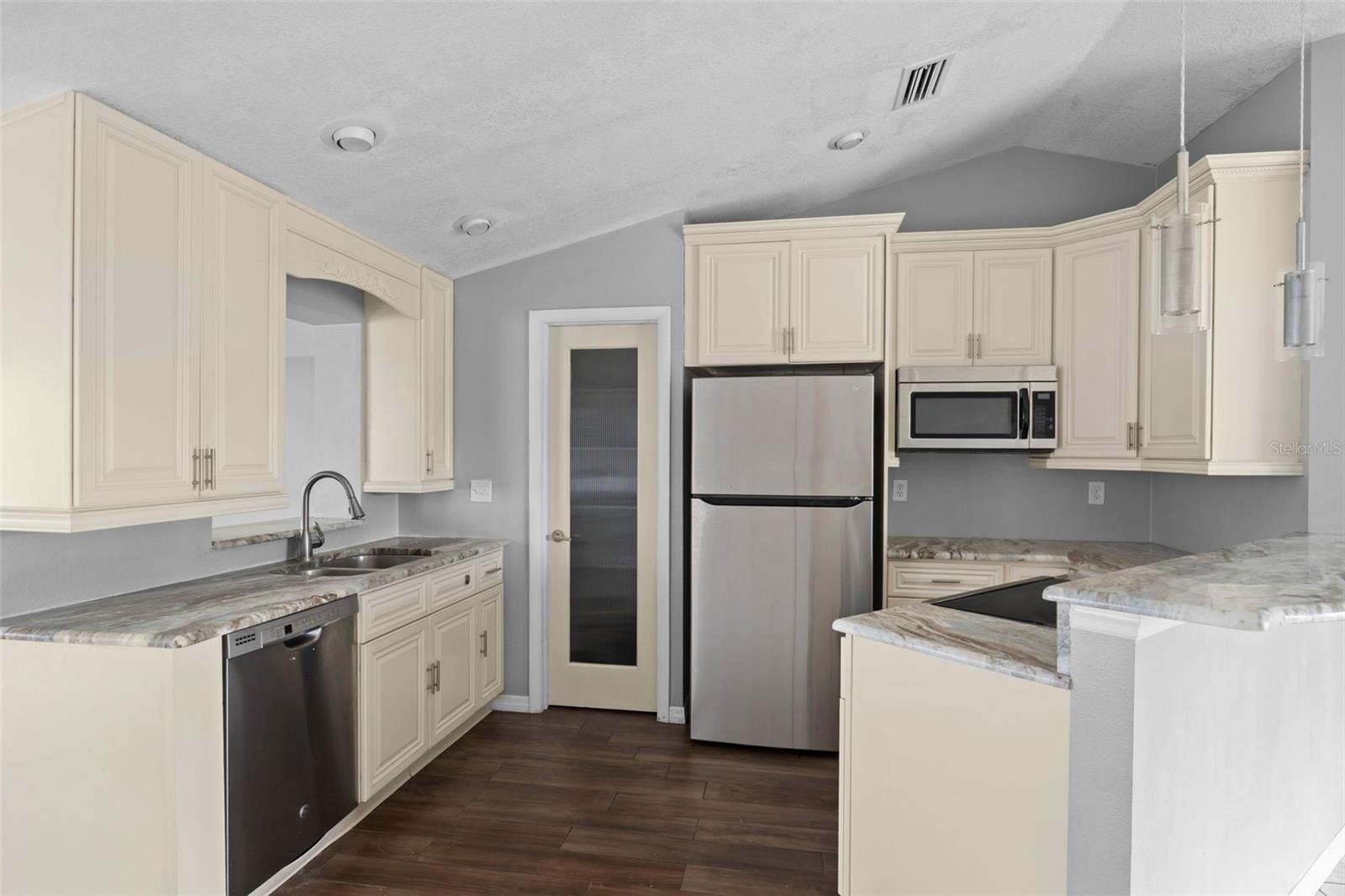 Image 12 of 74 For 7135 Flaggler Drive