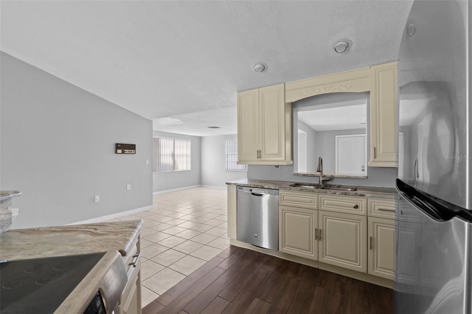 Image 16 of 74 For 7135 Flaggler Drive