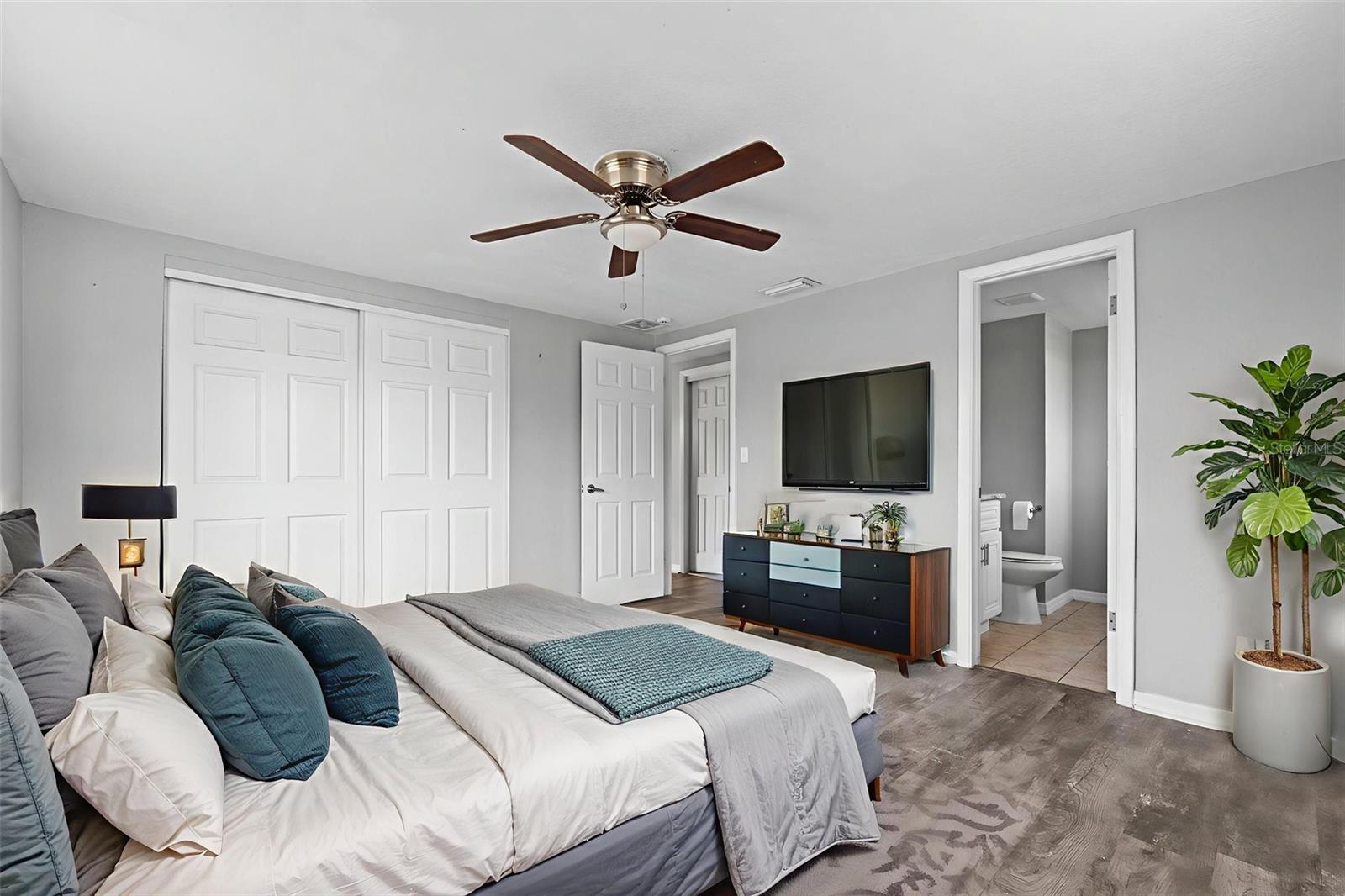 Image 33 of 74 For 7135 Flaggler Drive