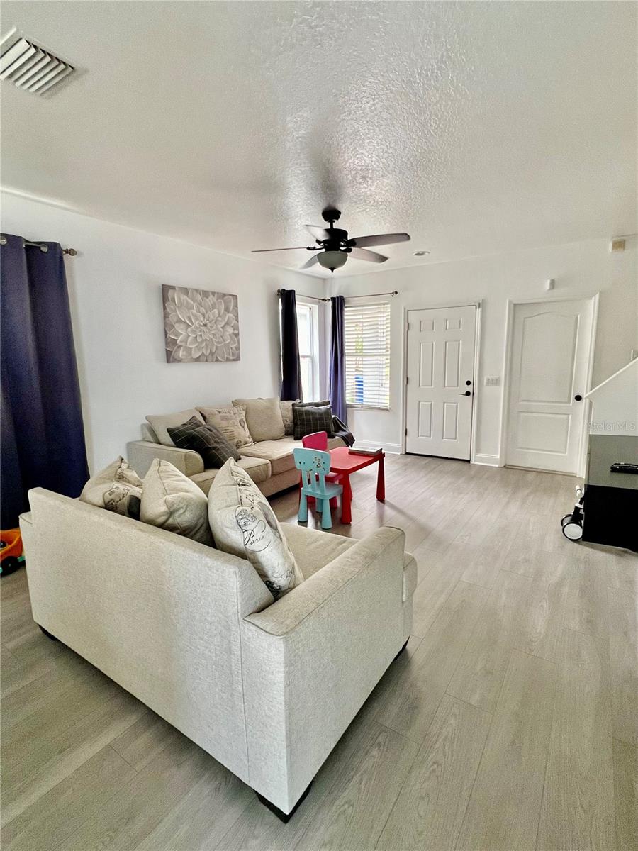 Image 8 of 51 For 8425 Quarter Horse Drive