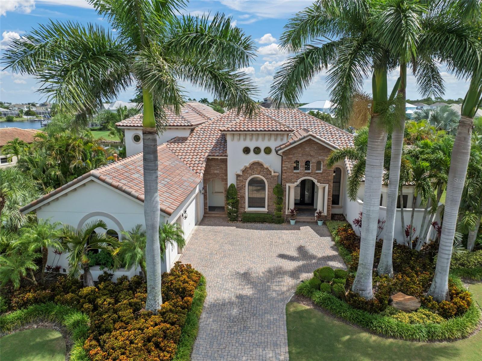 Listing photo id 1 for 5405 Tybee Island Drive
