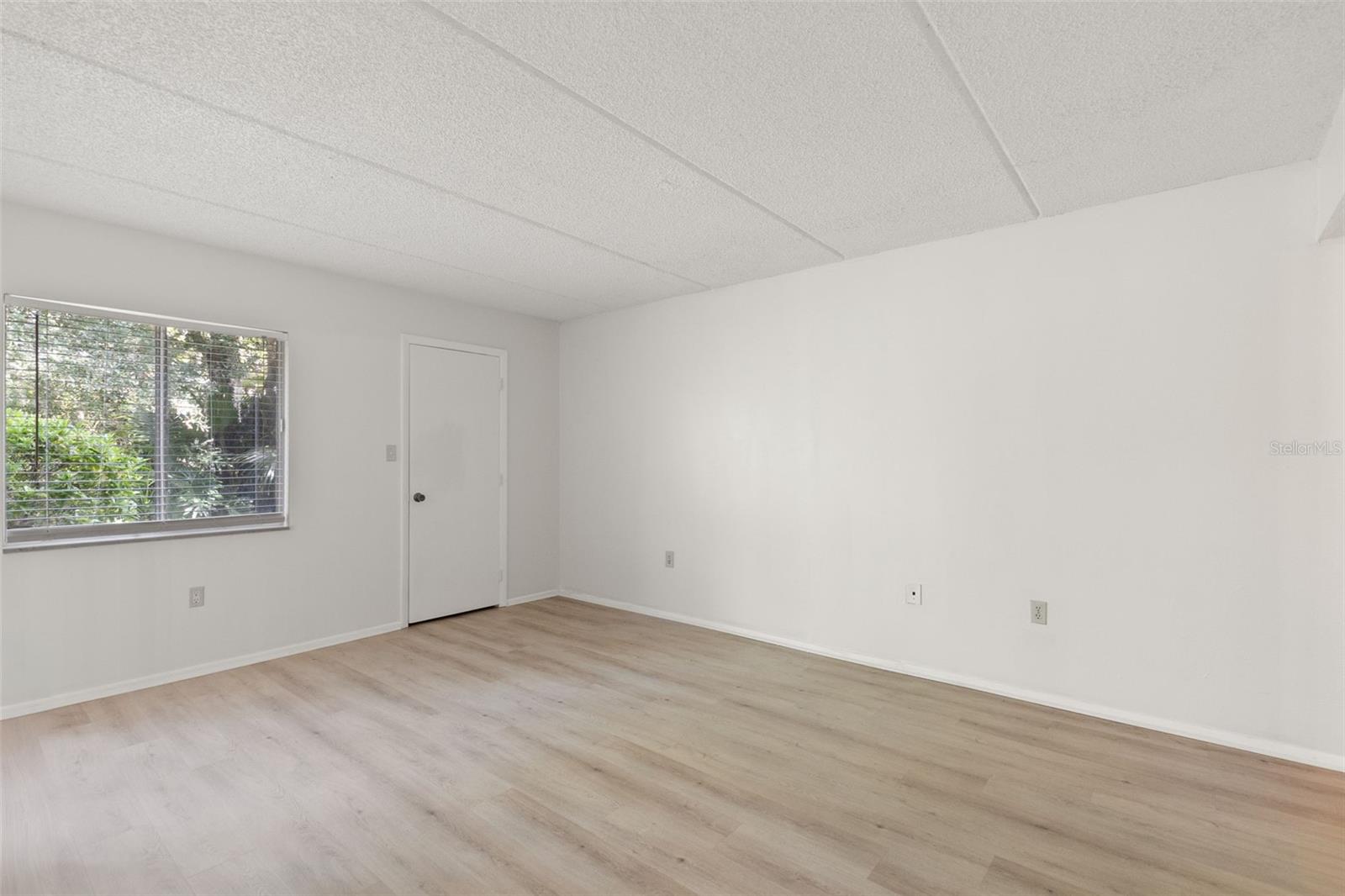 Image 11 of 52 For 121 Cypress Lane 121