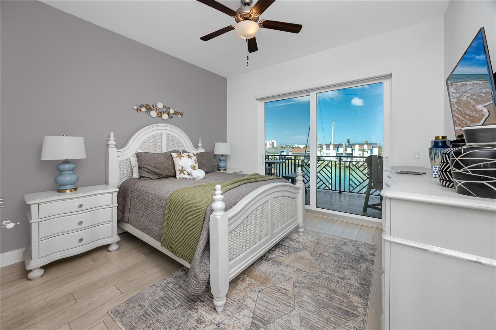 Image 36 of 62 For 300 150th Avenue 305