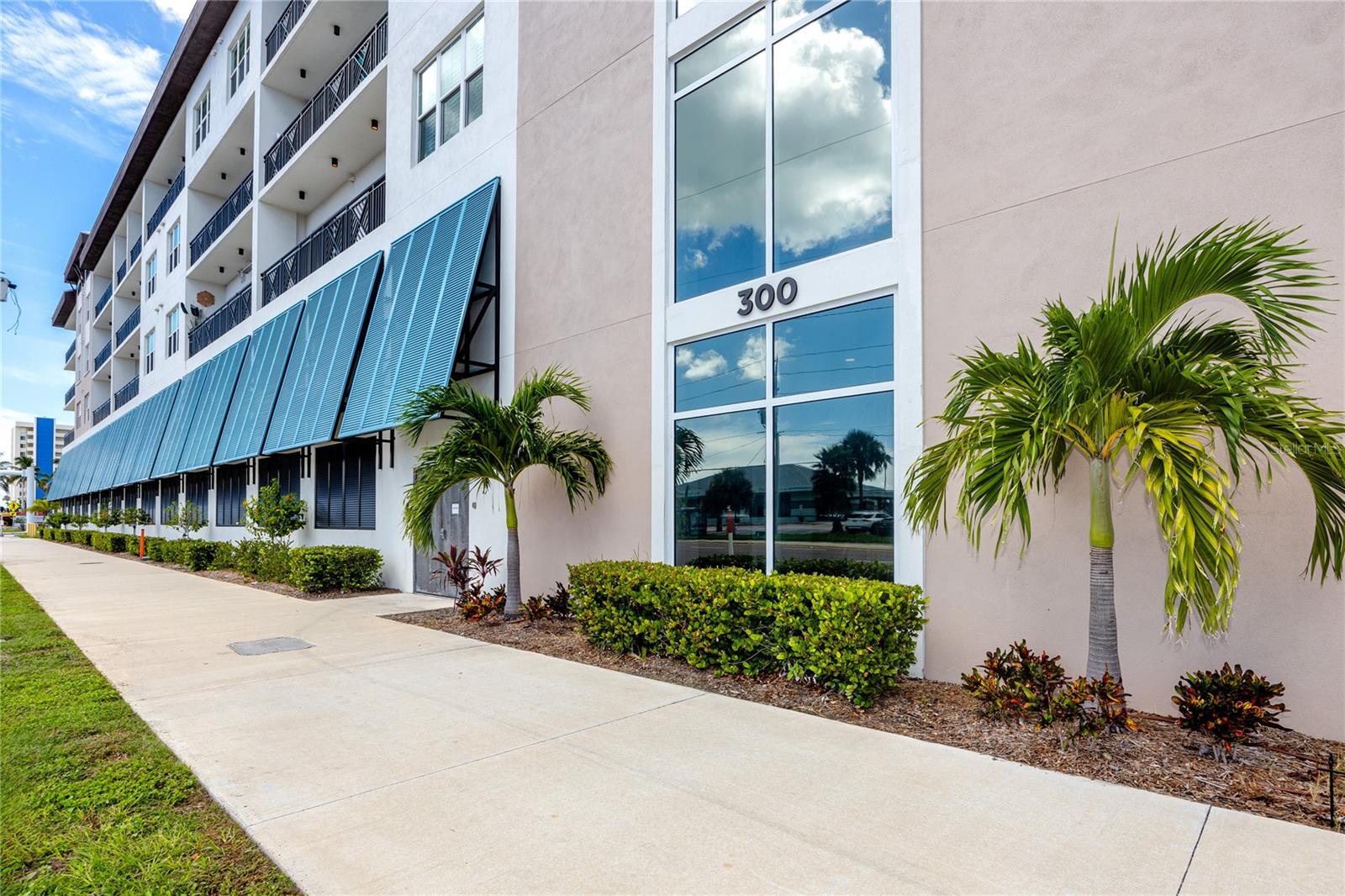 Image 7 of 62 For 300 150th Avenue 305