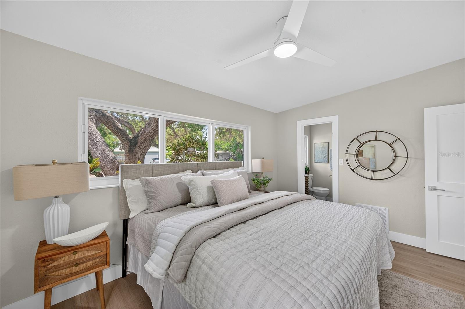 Image 16 of 43 For 6031 Highland Street S