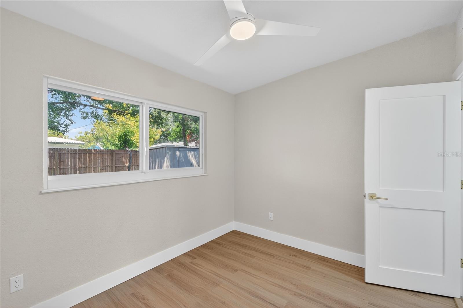 Image 26 of 43 For 6031 Highland Street S