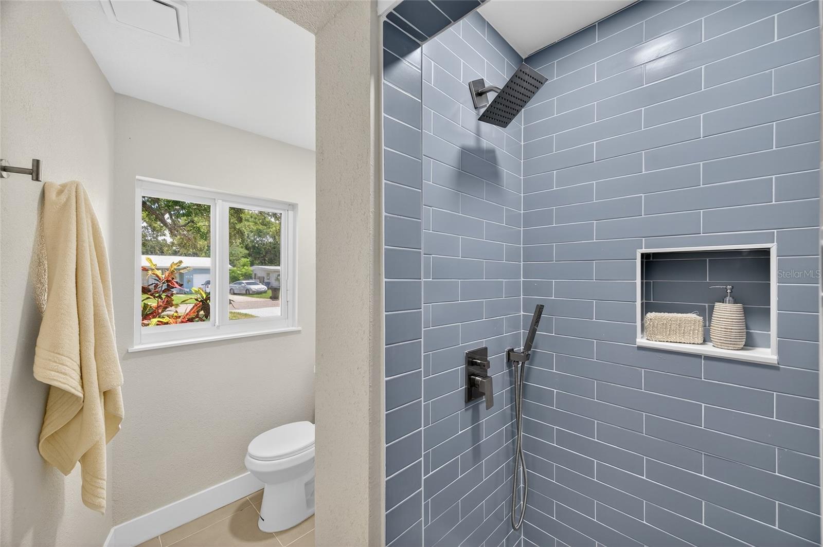 Image 30 of 43 For 6031 Highland Street S