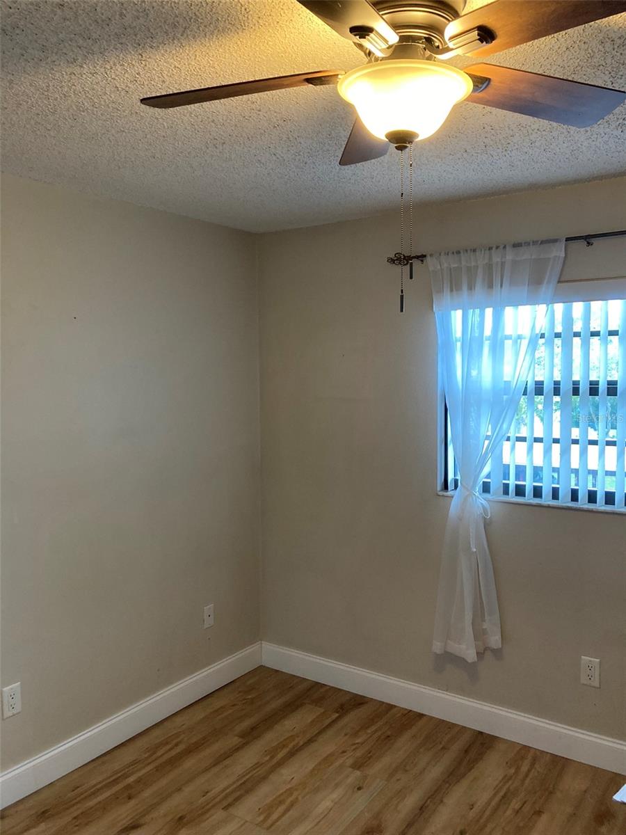 Image 15 of 22 For 5975 Terrace Park Drive N 202