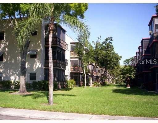 Image 23 of 35 For 5975 Terrace Park Drive N 202