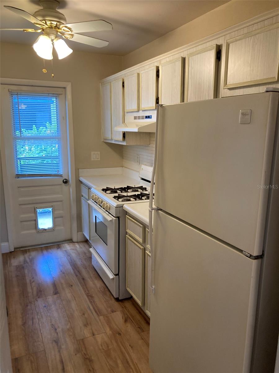 Image 6 of 22 For 5975 Terrace Park Drive N 202