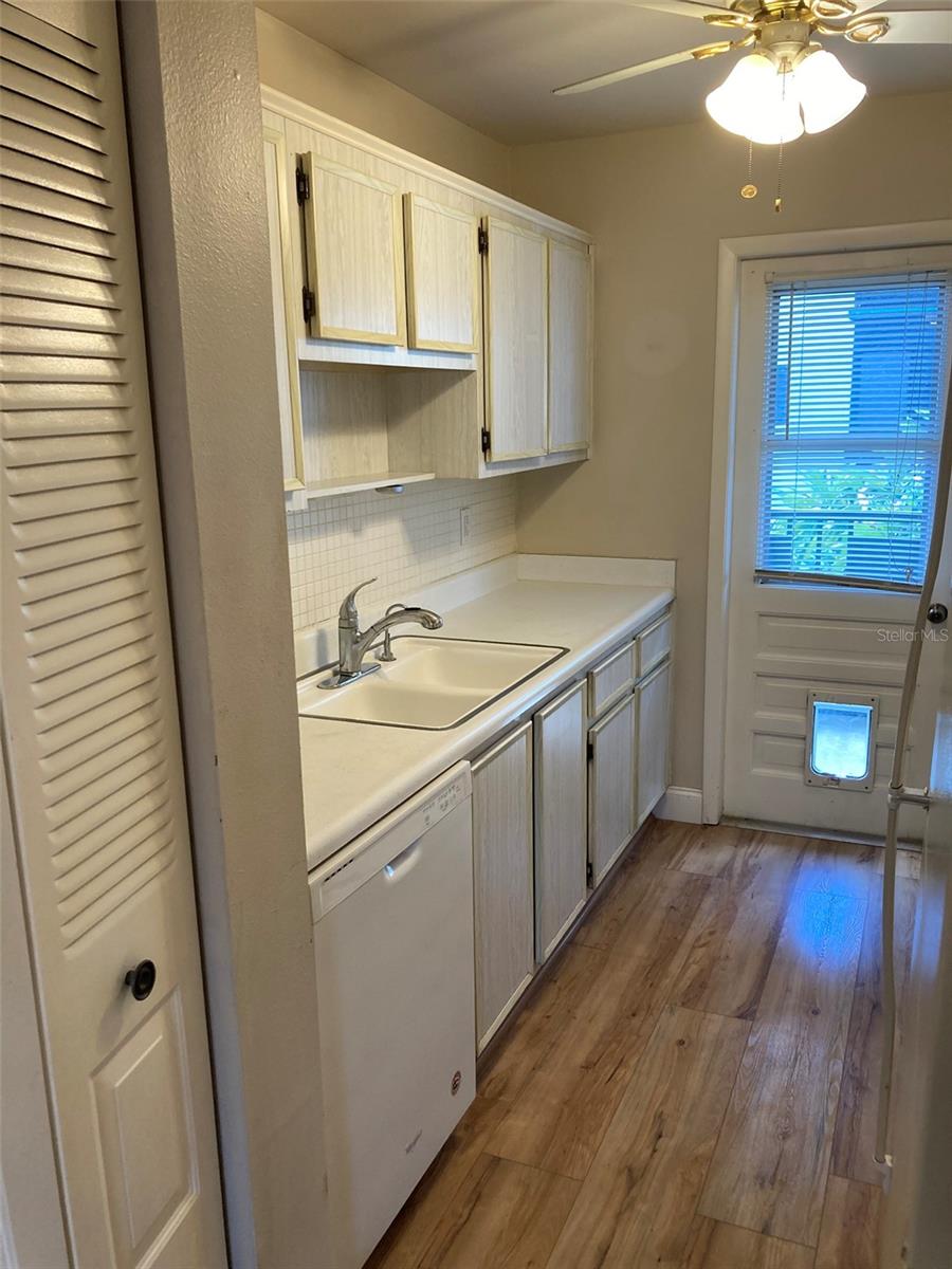 Image 7 of 22 For 5975 Terrace Park Drive N 202