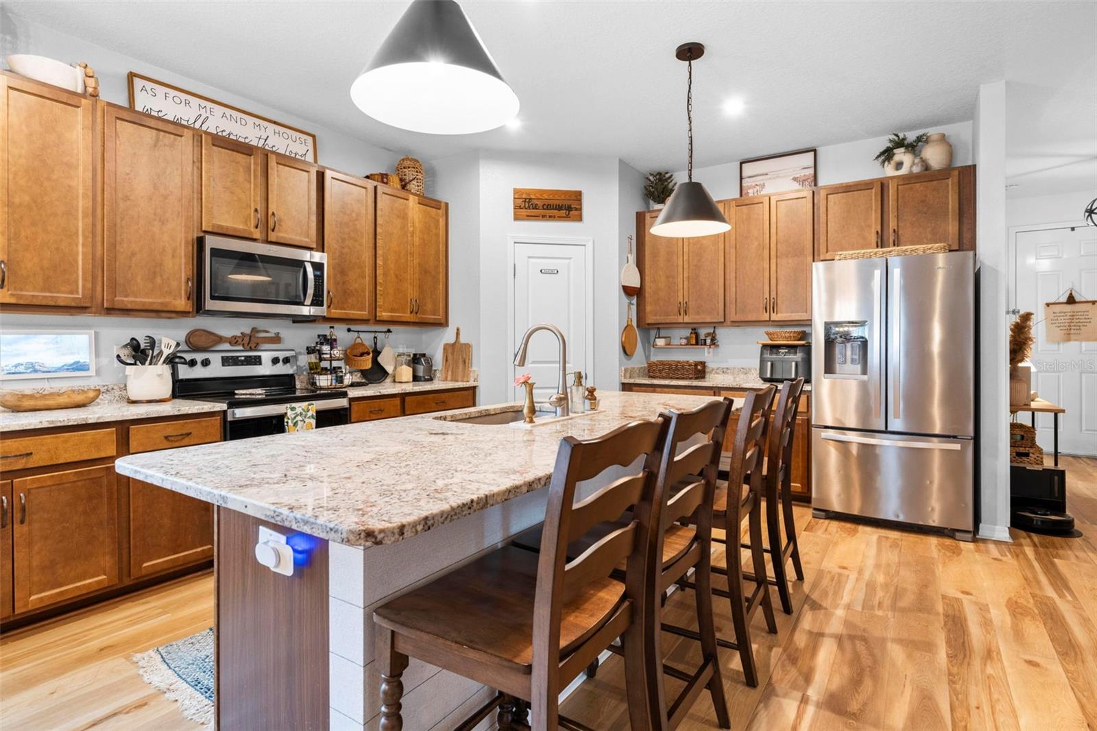Image 10 of 82 For 1275 Old Windsor Way