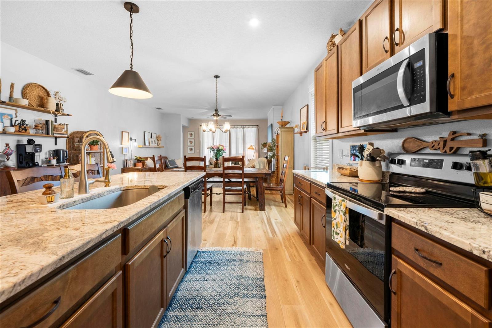 Image 17 of 82 For 1275 Old Windsor Way