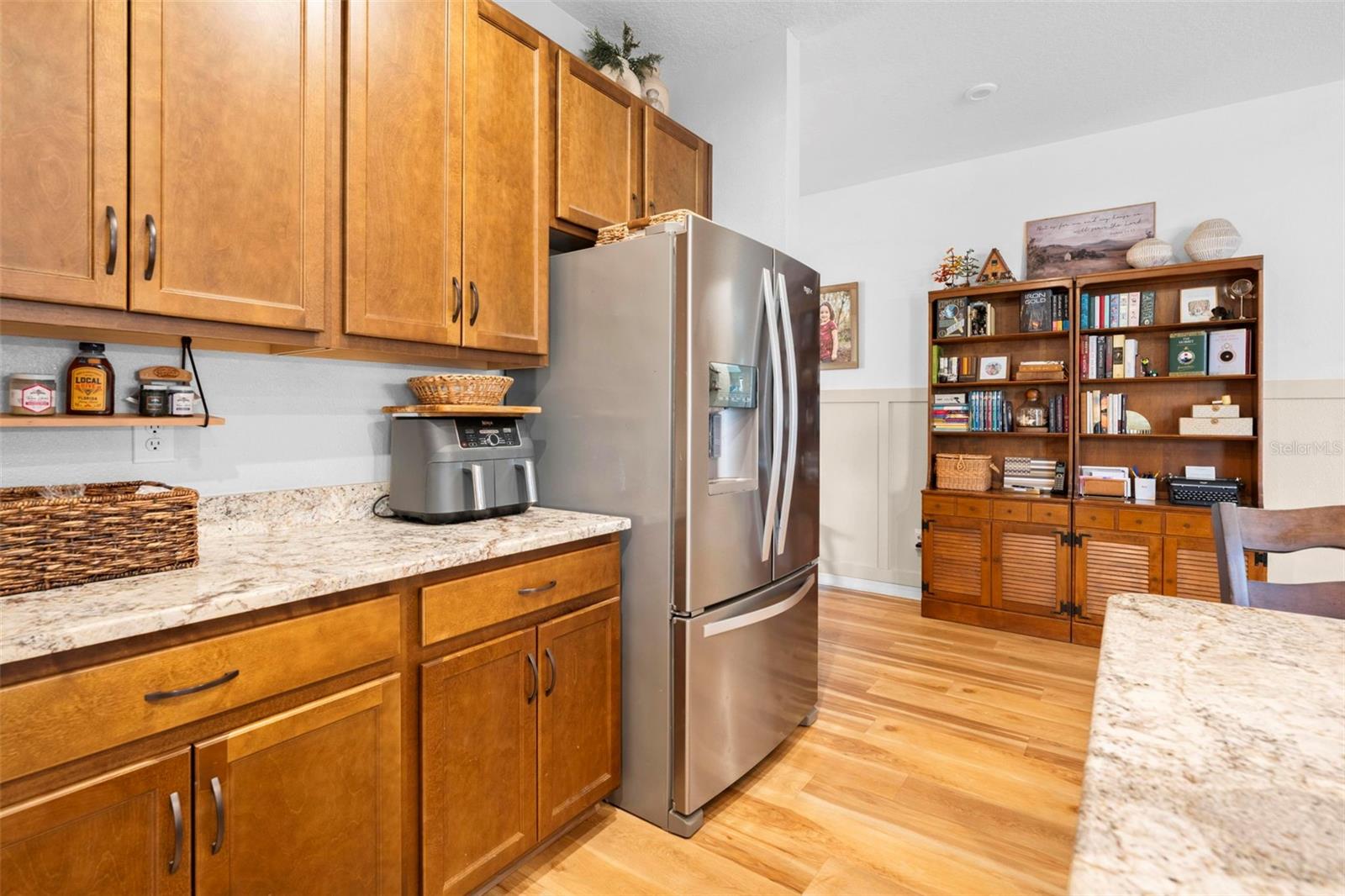 Image 20 of 82 For 1275 Old Windsor Way