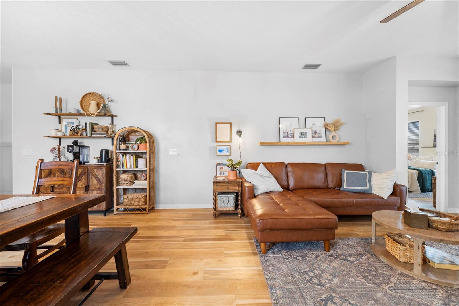 Image 29 of 82 For 1275 Old Windsor Way