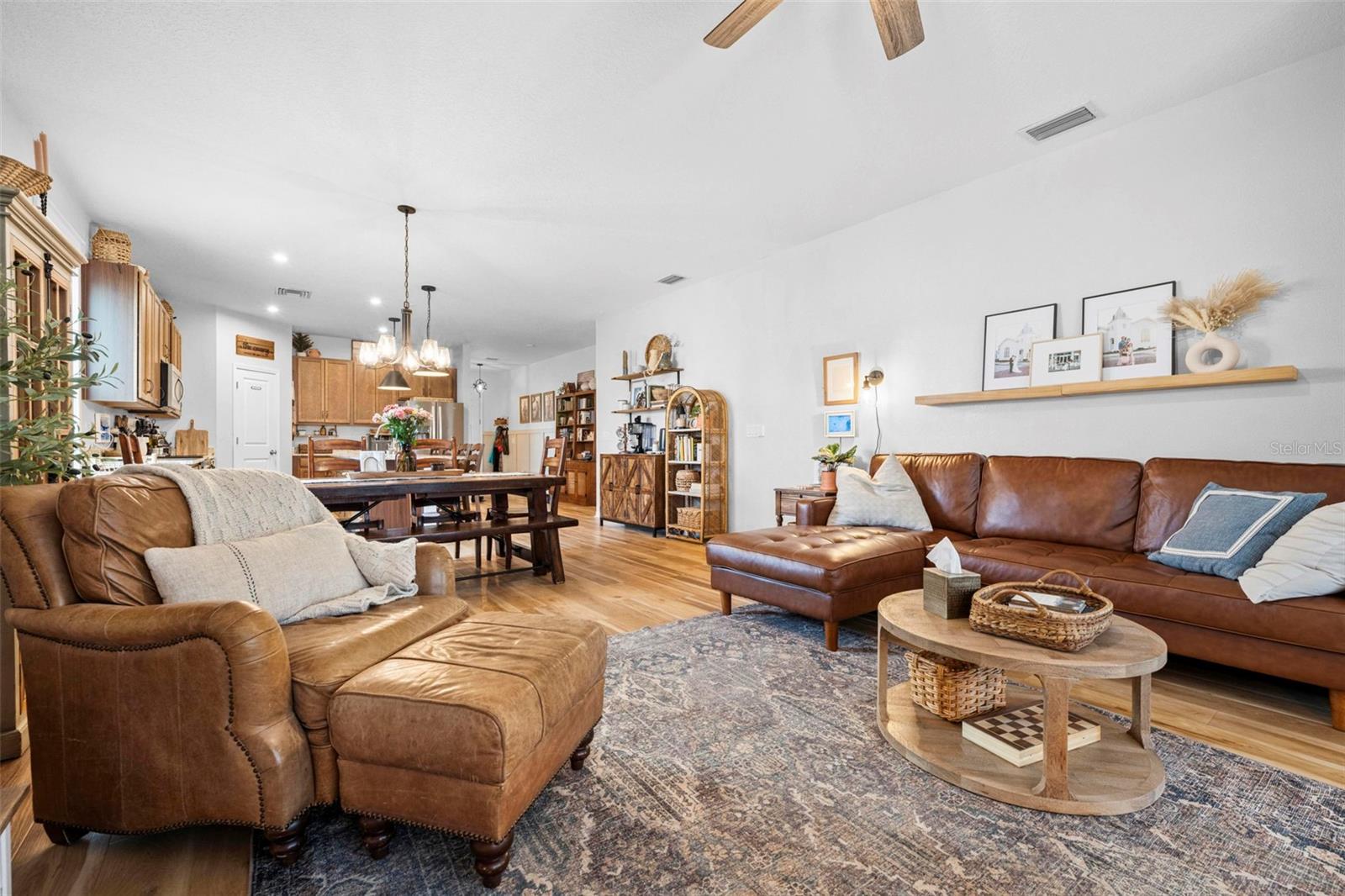 Image 35 of 82 For 1275 Old Windsor Way