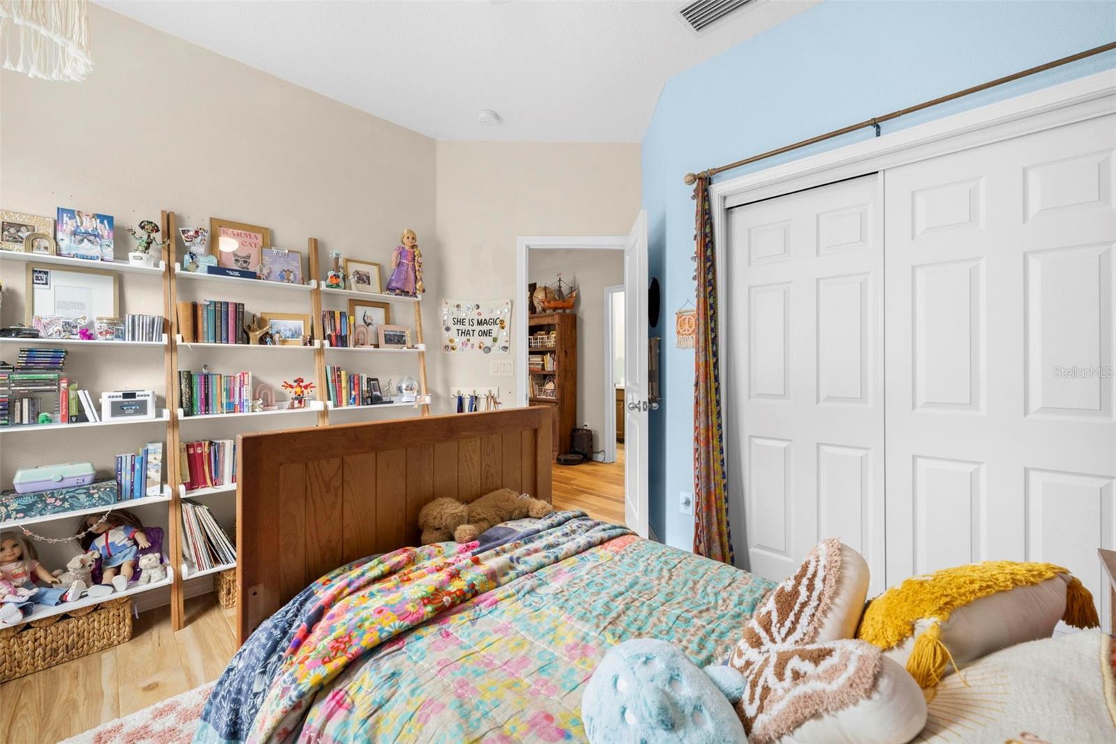 Image 39 of 82 For 1275 Old Windsor Way