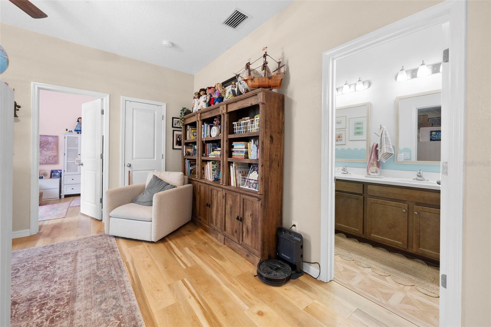 Image 40 of 82 For 1275 Old Windsor Way
