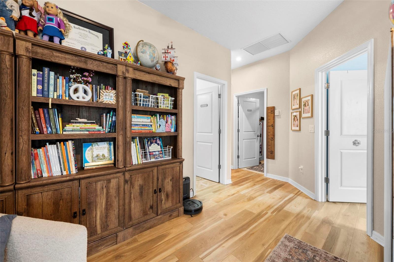 Image 45 of 82 For 1275 Old Windsor Way