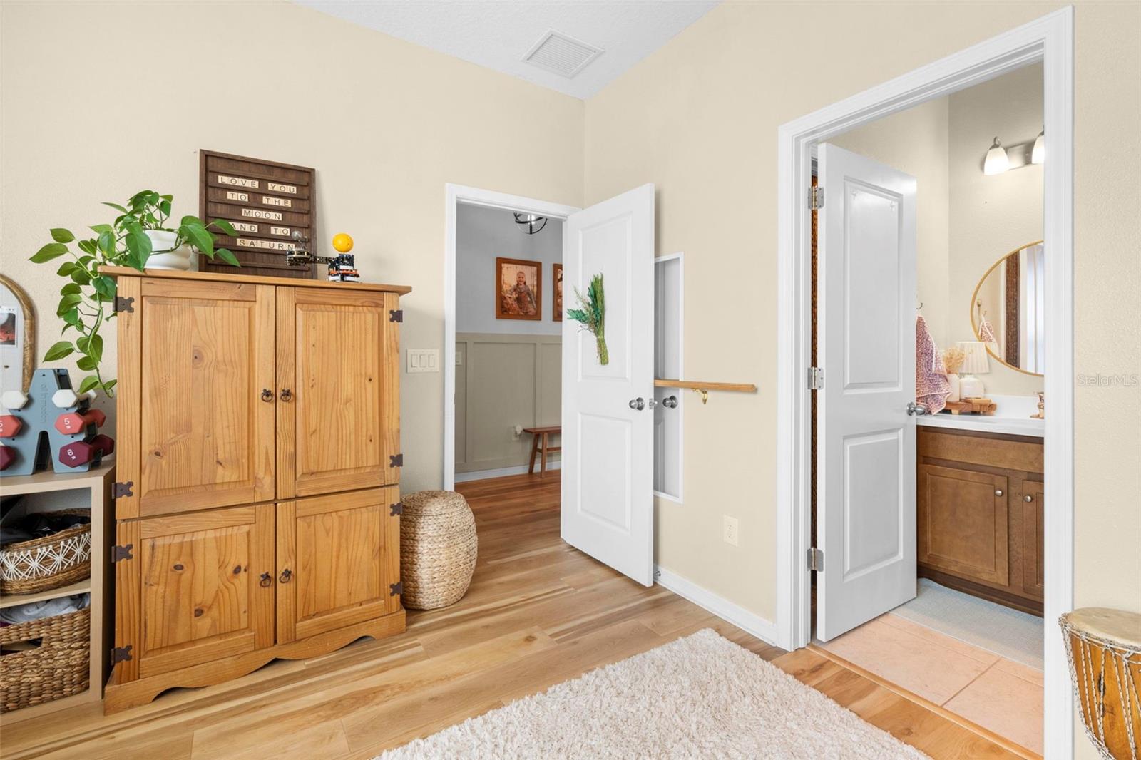 Image 64 of 82 For 1275 Old Windsor Way