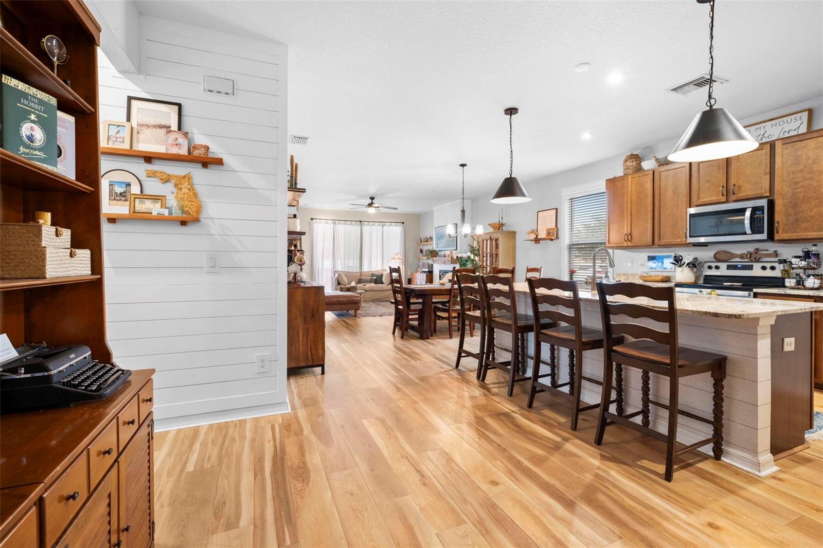 Image 65 of 82 For 1275 Old Windsor Way