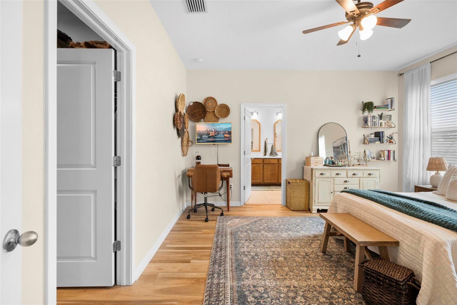 Image 68 of 82 For 1275 Old Windsor Way