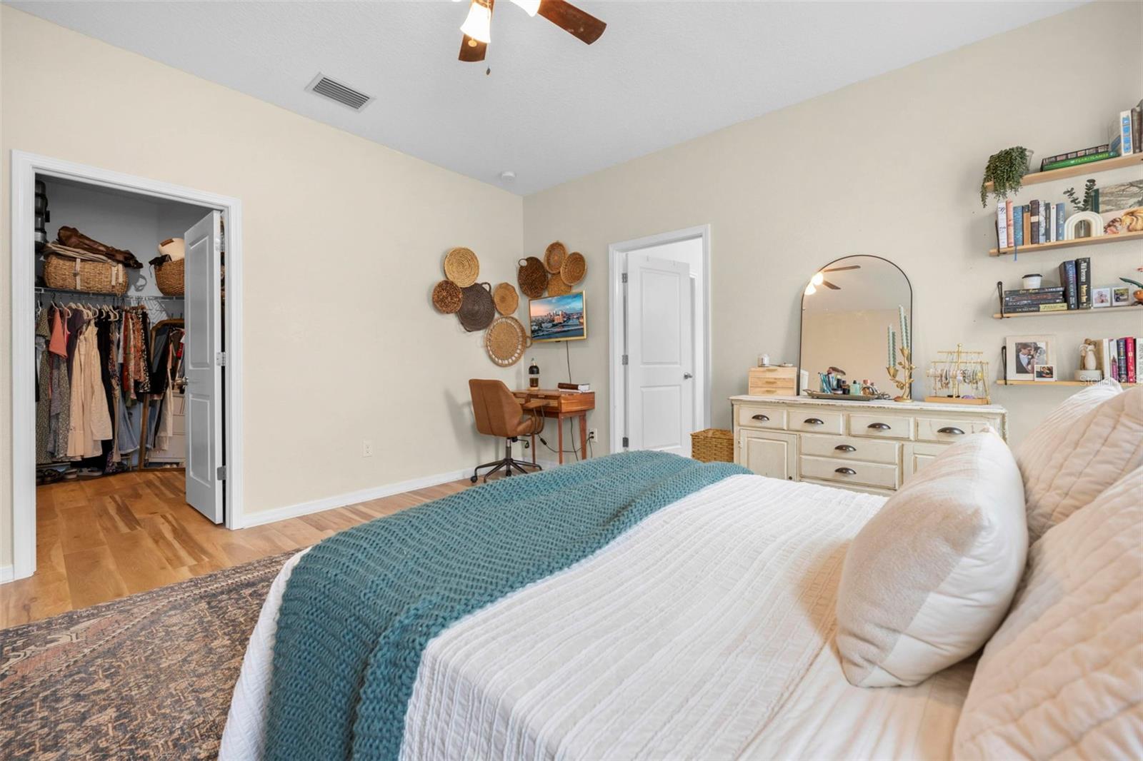 Image 71 of 82 For 1275 Old Windsor Way